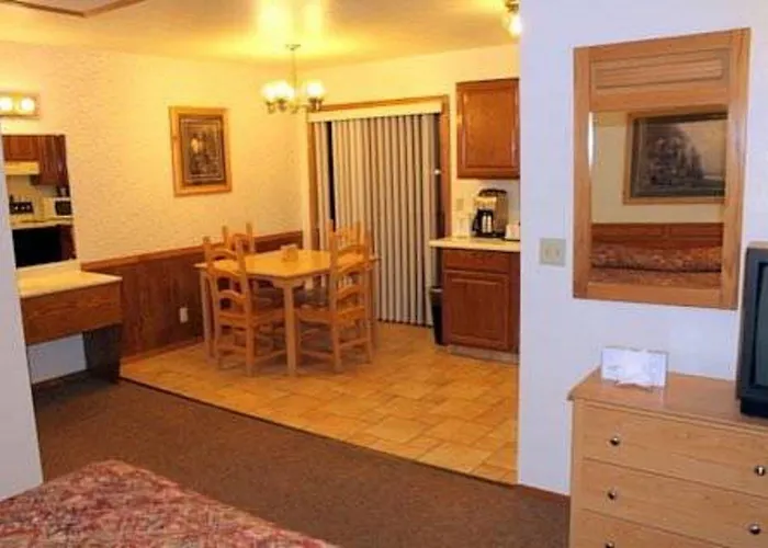 Flat Creek Hotel